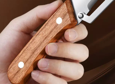 2-in-1 Stainless Steel Vegetable Peeler with Wooden Handle - Image 3